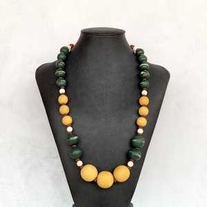 Collar de cuentas de resina personalizado de alta moda para mujer estilo Vintage de la mejor calidad con cadena de cuerda hecha a mano en la India - Product Image 3