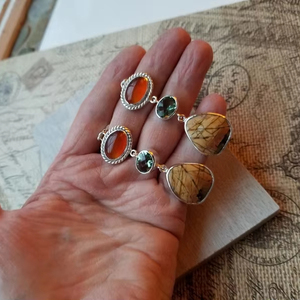 Boucles d'oreilles faites à la main avec améthyste verte cornaline et jaspe Cherry Creek en argent sterling Pierre précieuse unique - Product Image 1