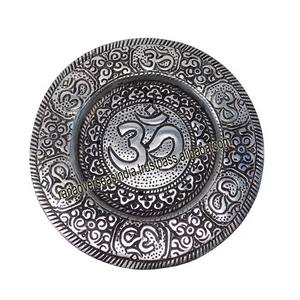 Quemador de incienso de metal grabado Om de estilo clásico, ideal para meditación, yoga, aromaterapia y decoración del hogar a buen precio - Product Image 5
