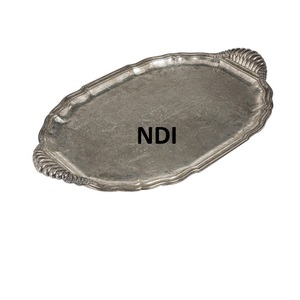 Plateau de service pour la fête d'anniversaire Pâtes Pizza Snacks ou serveur de nourriture Plateau en métal de conception faite à la main pour la restauration Plateau de service - Product Image 1