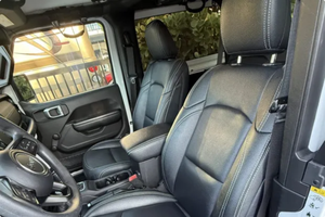 LISTO PARA CONDUCIR - USADO, VOLANTE A LA IZQUIERDA |   CONDUCCIÓN DERECHA |   JEEPPP WRANGLERRR SPORT 2019 - Product Image 5