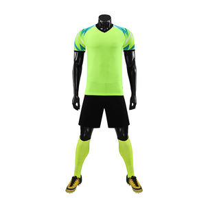 Diseño personalizado y logotipo de alta calidad uniformes de fútbol equipo de secado rápido 100% poliéster fútbol conjunto completo hombres y mujeres uniforme de fútbol - Product Image 6