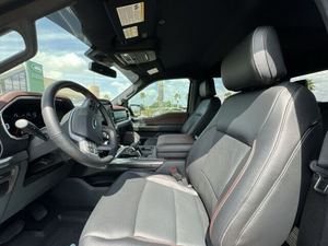 Super affaire ! Ford F-150 Lariat SuperCrew 4x4 d'occasion 2023 - Product Image 2