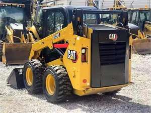 Chargeuse compacte d'occasion Cat 242D3 bon marché Machine d'occasion disponible à la vente - Product Image 3