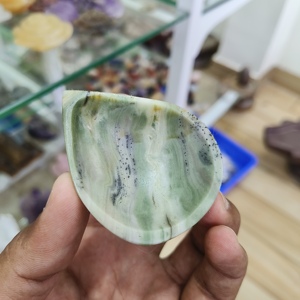 หินธรรมชาติทำด้วยมือคริสตัล Diya ที่สวยงามสำหรับการรักษา Puja reiki ฉลองเทศกาลคริสตัล Diya ลบพลังงานเชิงลบ - Product Image 5