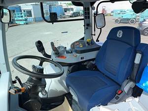 El mejor tractor usado de alto rendimiento 2022 New 4WD Holland T7.210 a un precio asequible - Product Image 6