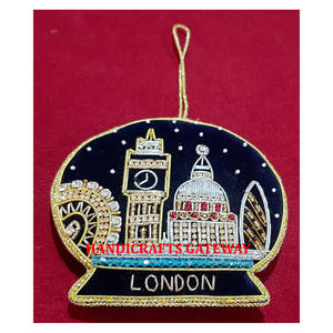 Hermoso Árbol de Navidad Decorativo Hecho a Mano con Bordado de Hilo Dorado y Cuentas, Artículo Decorativo para el Hogar - Product Image 1