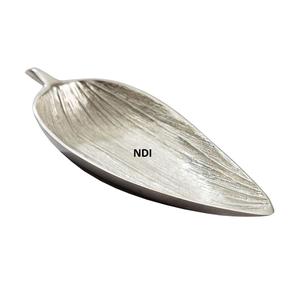 Plateaux de serveur de nourriture faits à la main d'utilisation de restauration d'hôtel à la maison petit déjeuner et plateau de service de nourriture avec la conception en bois - Product Image 4