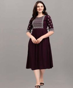 Nouveau Rich Look Designer Kurti Prix Le Plus Bas Du Marché Surat Gujarat Vêtement Ethnique Alphanumero - Product Image 3