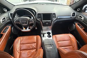 Jeep Grand Cherokee SRT 2014 d'occasion, sans réserve, moteur Hemi V8 6,4 litres, transmission intégrale, provenance sud, peu modifiée - Product Image 4