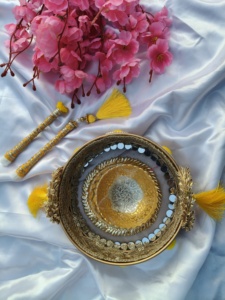 Juego de Platos Decorativos Rústicos para Bodas, Rituales de Pithi, Kumkum, Haldi, Mehandi, Ceremonias, Puja, Thali, con Aplicador - Product Image 6