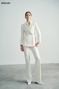 AUDREY NOTCHED BLAZER Tissu écologique Costumes confortables pour femmes Blazers avec pantalon Blazer à manches longues avec col en cuir - Product Image 4