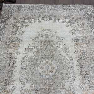 พรมขนาด 6.1x9.1 ฟุต, พรมตุรกีโบราณ, พรมขนสัตว์ลายกราฟิกสีเทาขาว - Product Image 4