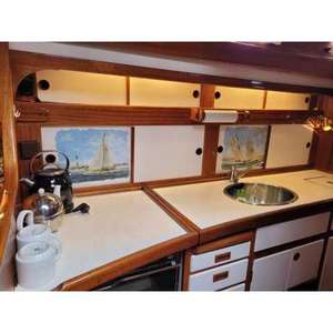 Bateau à voile d'occasion Vind 65S avec cockpit central, moteur 59 CV, matériel marin - Product Image 4