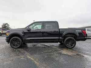 Ford F-150 XLT SuperCrew 4WD 2024 Usado, Asientos de Cuero, Volante a la Izquierda, Cámara Trasera, Pantalla Táctil, Faros de Xenón - Product Image 3