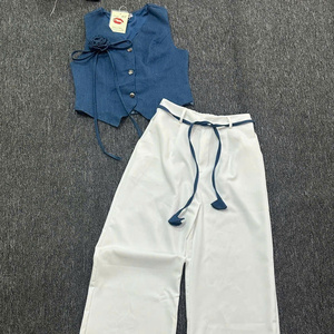 Excelente Opción Conjunto Elegante de Blazer y Falda Larga - Mezcla Perfecta de Estilo Moderno y Sofisticación para Oficina y Eventos Especiales - Product Image 5