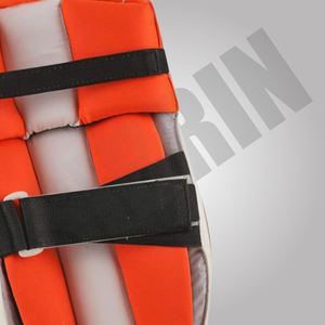 Protector de Piernas Ligero Personalizado para Críquet Sibrin, Blanco Liso/Naranja con Relleno Interno, con su Logotipo y Color - Product Image 5