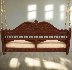 Columpio de Madera Tradicional Jhoola, Diseño Antiguo Hecho a Mano, Mueble Convertible para Sala de Estar, 2-3 Plazas, Interior/Exterior - Product Image 3