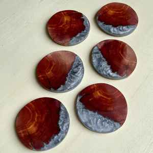 Posavasos de Madera de Resina Hechos a Mano con Madera de Acacia Maciza y Madera de Mango que Ofrecen Patrones de Grano Únicos - Product Image 5