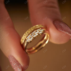 Diamant de laboratoire élégant taillé en baguette 0.25CTW plaqué or jaune serti de griffes empilable Design géométrique mariage minimaliste - Product Image 5