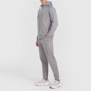 ชุดวอร์มกีฬาผู้ชายแบบ OEM สีพื้น มีกระเป๋า น้ำหนักเบา ผลิตจากผ้าฝ้าย 100% - Product Image 1