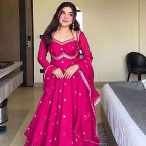 Costume Anarkali brodé lourd pour les occasions spéciales - Product Image 1