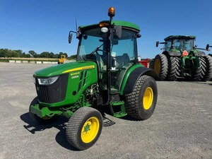 Tracteur à pied John Deeree 4066R avec boîte de vitesses et pompe à moteur 65HP à forte capacité de levage à quatre roues motrices - Product Image 3