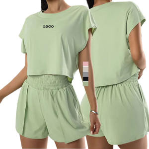 Conjunto de dos piezas al por mayor, ropa de verano para mujer, Top corto liso, pantalones cortos, conjunto de manga corta, conjunto de 2 uds. con logotipo personalizado de alta calidad para mujer - Product Image 1