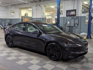 2024 T-e-s-l-a Modèle 3 Performance AWD - Product Image 3