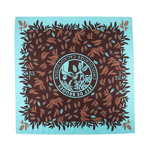 وشاح مربع مخصص للنساء بتصميم حبوب الكاكاو باللونين الأزرق المائي والبني، مصنوع من البوليستر المطبوع - Product Image 2