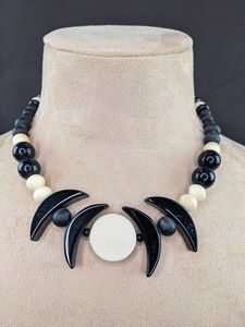 NATUREL Nouvelle Arrivée Collier en Corne de Buffle Poli Animal Style Os Bijoux Design Naturel Perles Femmes Filles Mariage - Product Image 6