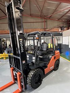 Montacargas Diésel Nuevo de 2 Toneladas con Tracción en las Cuatro Ruedas para Uso en Interiores, con Mástil de 2/3 Etapas, 5 Años de Garantía, en Venta - Product Image 4