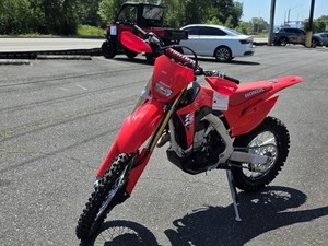 Moto tout-terrain <span class=keywords><strong>Honda</strong></span> CRF450X 2026 de haute qualité, 1 place, performance <span class=keywords><strong>enduro</strong></span>, moteur <span class=keywords><strong>4</strong></span> <span class=keywords><strong>temps</strong></span>, certifiée EPA - Product Image 2