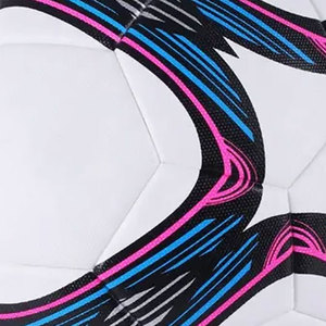 Ballon de football d'entraînement professionnel taille 4/5, construction thermosoudée haute durabilité pour les matchs et les entraînements, fabriqué au Pakistan - Product Image 5