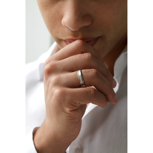 ชุดแหวนแต่งงานแพลตตินัมวงเพชรทรงวงรีตัดเป็นชุดที่มีความคมชัด VVS1โรเดียมโกลด์18K ชุบสีขาวได้รับการรับรองจาก IGI - Product Image 1