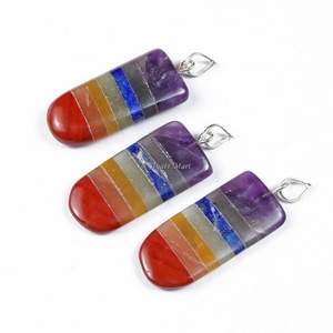 Cristal naturel Reiki énergie pierre 7 Chakra plat pendentif sculpté Agate dans l'amour Style pour la décoration de la maison Orgone pierre précieuse - Product Image 1