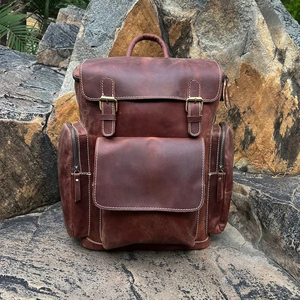 Grand sac de sport vintage pour ordinateur portable personnalisé unisexe avec motif bonbon cadeau de Noël en cuir marron Bapa Roll Top unisexe - Product Image 1