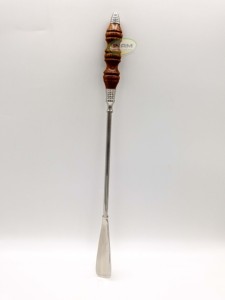 Corne à chaussures à poignée en bois, cuillère de créateur en bois et en laiton/corne à chaussures - Product Image 5