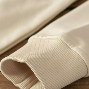 เสื้อฮู้ดดี้ลายนูนผู้ชาย สวมใส่สบาย วัสดุเนื้อนุ่ม ทรงหลวม สไตล์สตรีทแวร์สุดเทรนดี้ เสื้อฮู้ดดี้ลายนูน - Product Image 3