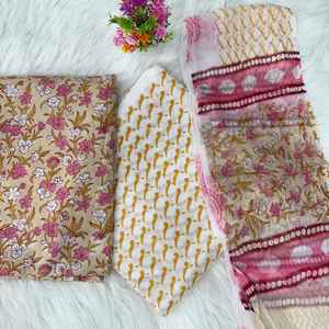 Elegante Vestido Salwar Kameez de Algodón para Festividades, Material de Vestido Estampado Floral con Dupatta de Chifón, Material de Vestido de Algodón Sin Coser - Product Image 1