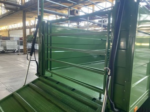 Remolque para Ganado, para Ovejas, Caballos y Vacas, con Escaleras Hidráulicas para un Transporte Seguro de Animales - Product Image 4