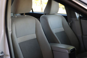 Usado cuidadosamente 2013 para Camry Hybrid XLE FWD Automatic Left Leather R17 - Product Image 4