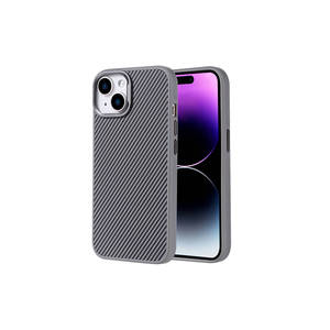 Coque arrière de protection de luxe en argent MRSA Troy compatible MagSafe, aspect fibre de carbone, pour iPhone 15 Plus, styles métalliques - Product Image 1