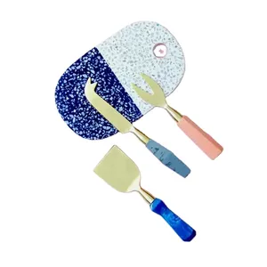 Esparcidor de queso de acero inoxidable con mango multicolor vibrante perfecto para vajilla de restaurante y utensilios de cocina de boda - Product Image 1