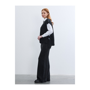 เสื้อสเวตเตอร์ผูกข้างแบบไม่มีแขนสีดำสำหรับผู้หญิง - Product Image 4