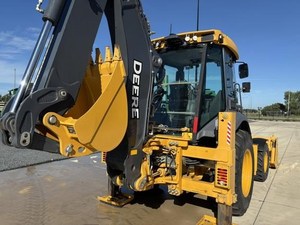 Chargeuse-pelleteuse JOHN DEERE 315SL neuve/d'occasion 2023 avec une charge nominale de 9 tonnes, une puissance de 75 kW, pompe hydraulique et roulement inclus - Product Image 5