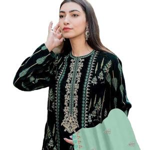 Seda romana pura cuello redondo BOLLYWOOD INSPIRADO Eid y Ramdan mes especial de tres piezas Salwar Kameez con precio al por mayor - Product Image 1