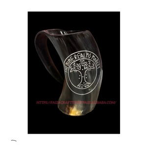 Tasse en corne de Viking Cadeau accessoire unique pour café et thé pour homme Parfait Viking unique avec boîtes cadeaux et base en résine - Product Image 3