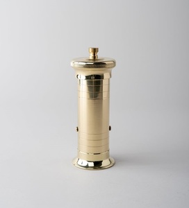 Saleros y Pimenteros de Metal, Esenciales Modernos para la Cocina y el Comedor, Tarro Dorado para Condimentos, Decoración para Mesa de Comedor Estilo Rústico - Product Image 1