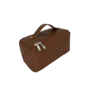 Venta al por mayor de bolsas de cosméticos Simili de viaje 2024 con logotipo personalizado PU Material Color marrón claro bolsa de cosméticos de maquillaje con cremallera - Product Image 1